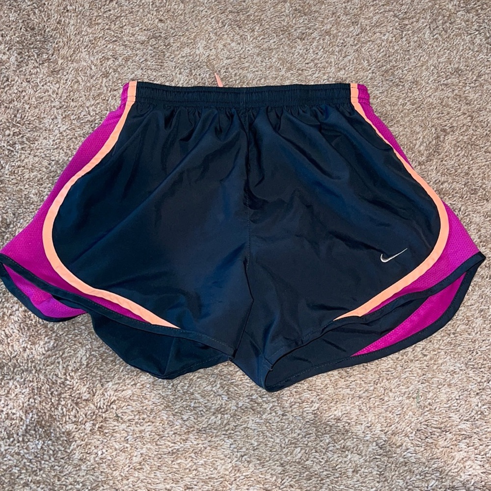 NIKE Dir-Fit Shorts